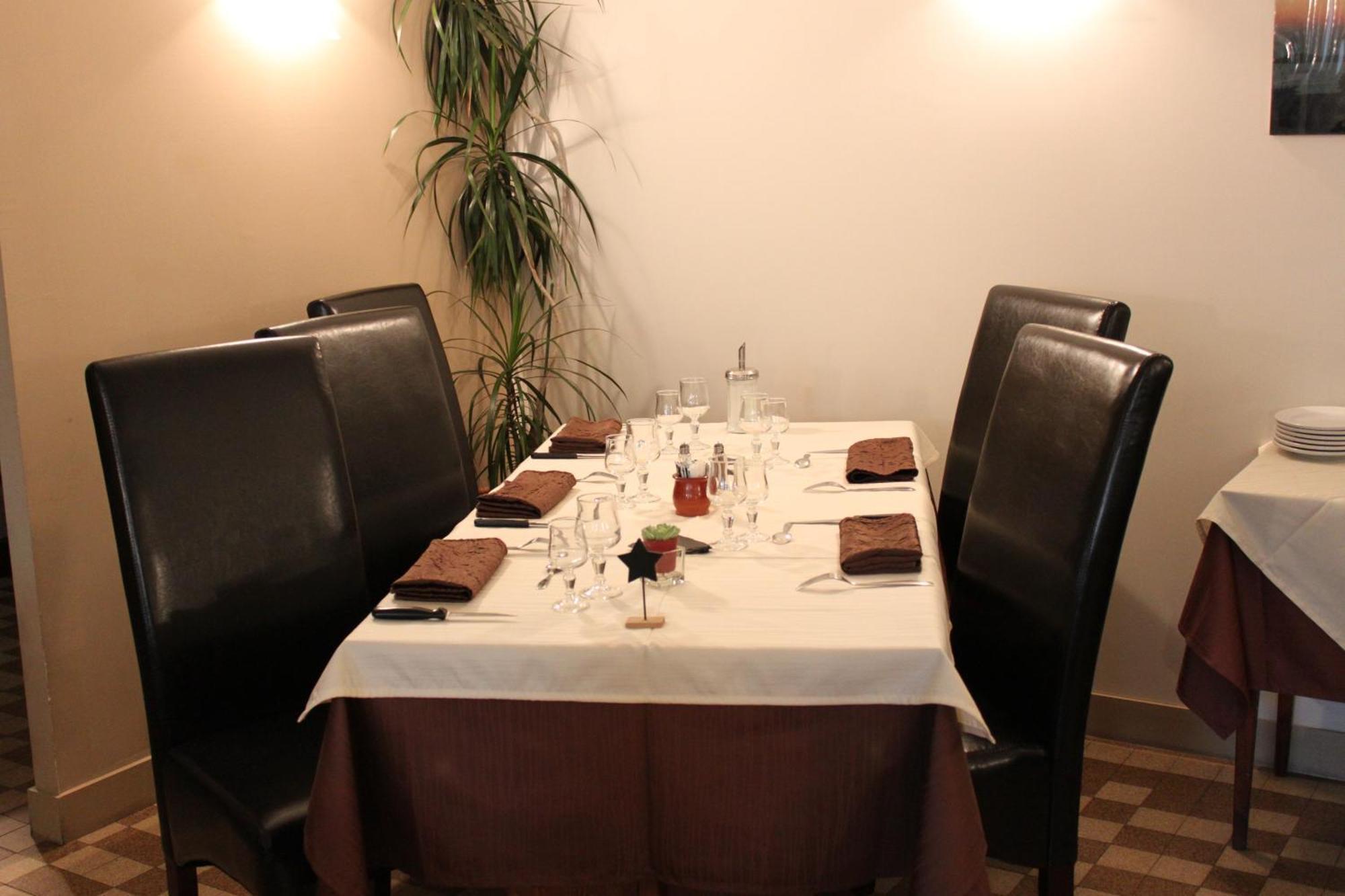 Logis Hotel Restaurant De La Dore Vertolaye Экстерьер фото
