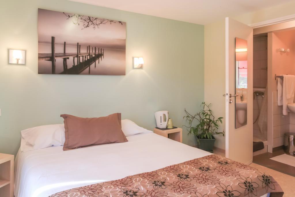 Logis Hotel Restaurant De La Dore Vertolaye Экстерьер фото