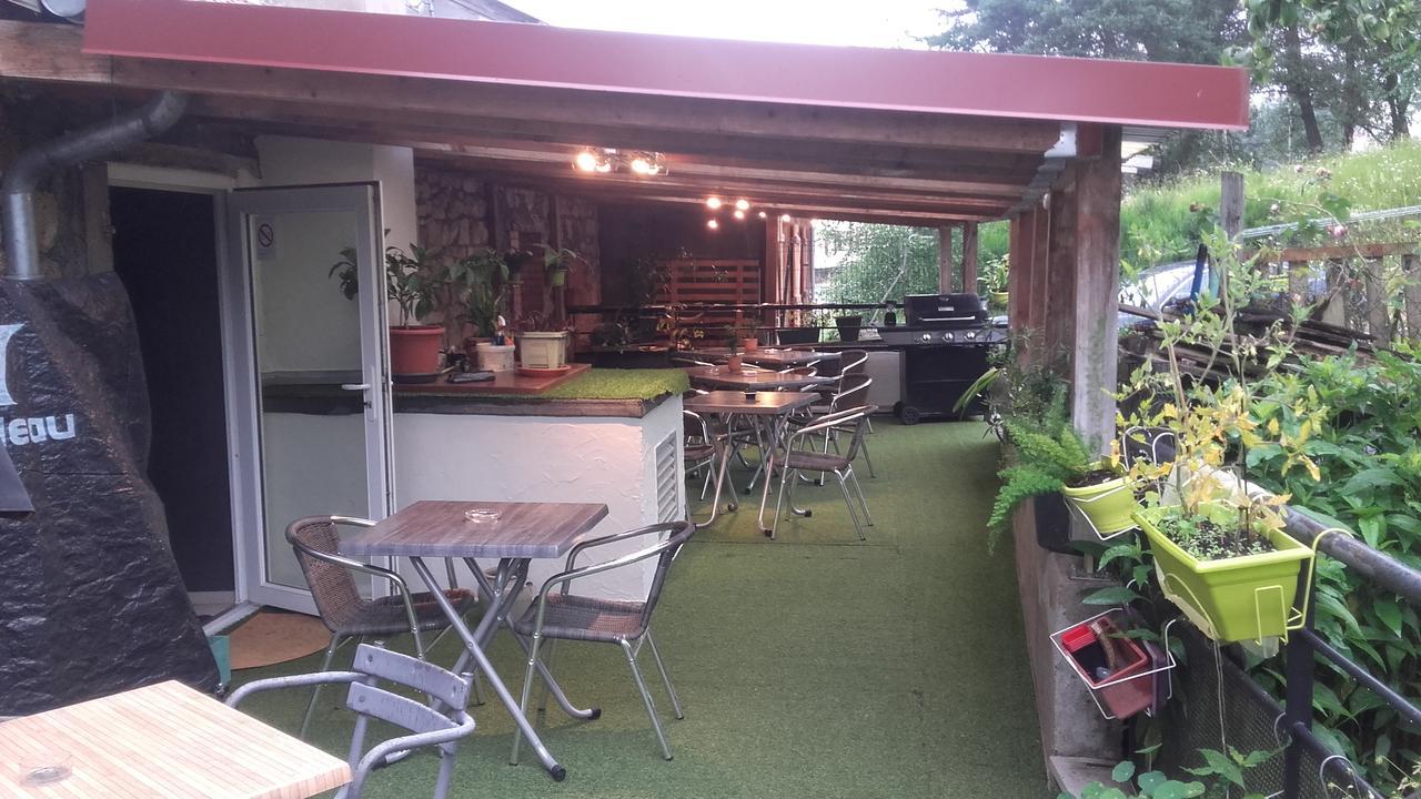 Logis Hotel Restaurant De La Dore Vertolaye Экстерьер фото