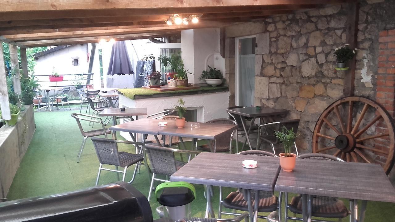 Logis Hotel Restaurant De La Dore Vertolaye Экстерьер фото