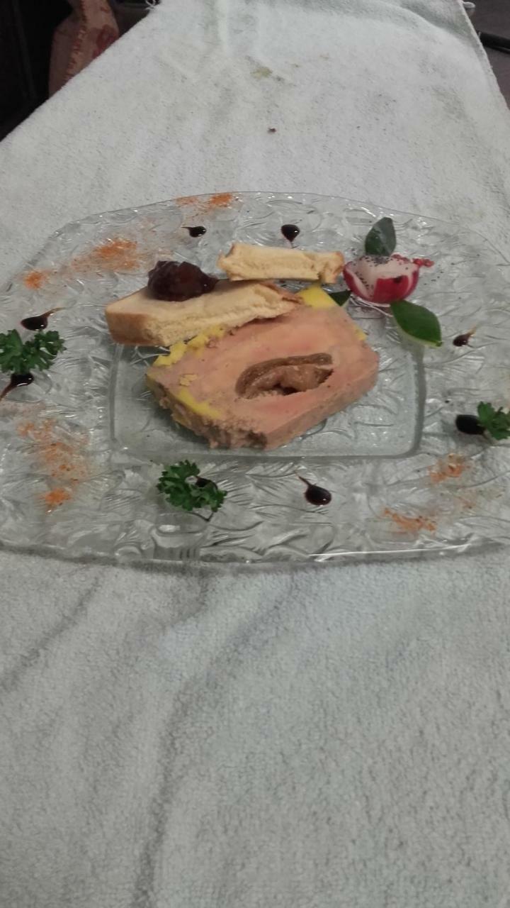 Logis Hotel Restaurant De La Dore Vertolaye Экстерьер фото